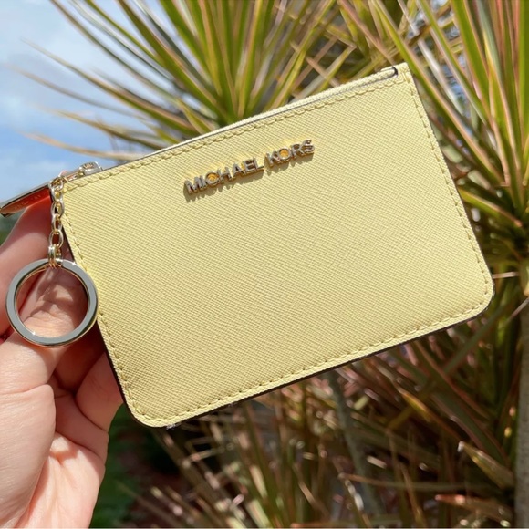 Michael Kors Accessories - 💕NWT Michael Kors Key Ring Card Holder